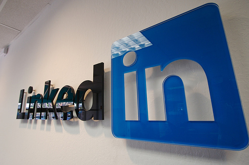 linkedin-logo linkedin-logo