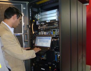 mainframe_ibm_stand_red_hat_fisl13
